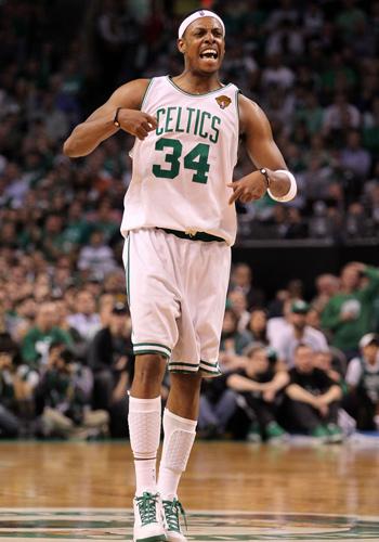 媒体大V热议南京再办重大足球赛事 苏超带动足球热，预祝新江苏队早日落地南京!（南京再办重磅足球赛引大V热议：苏超引爆球市，盼新江苏队早日落户南京）