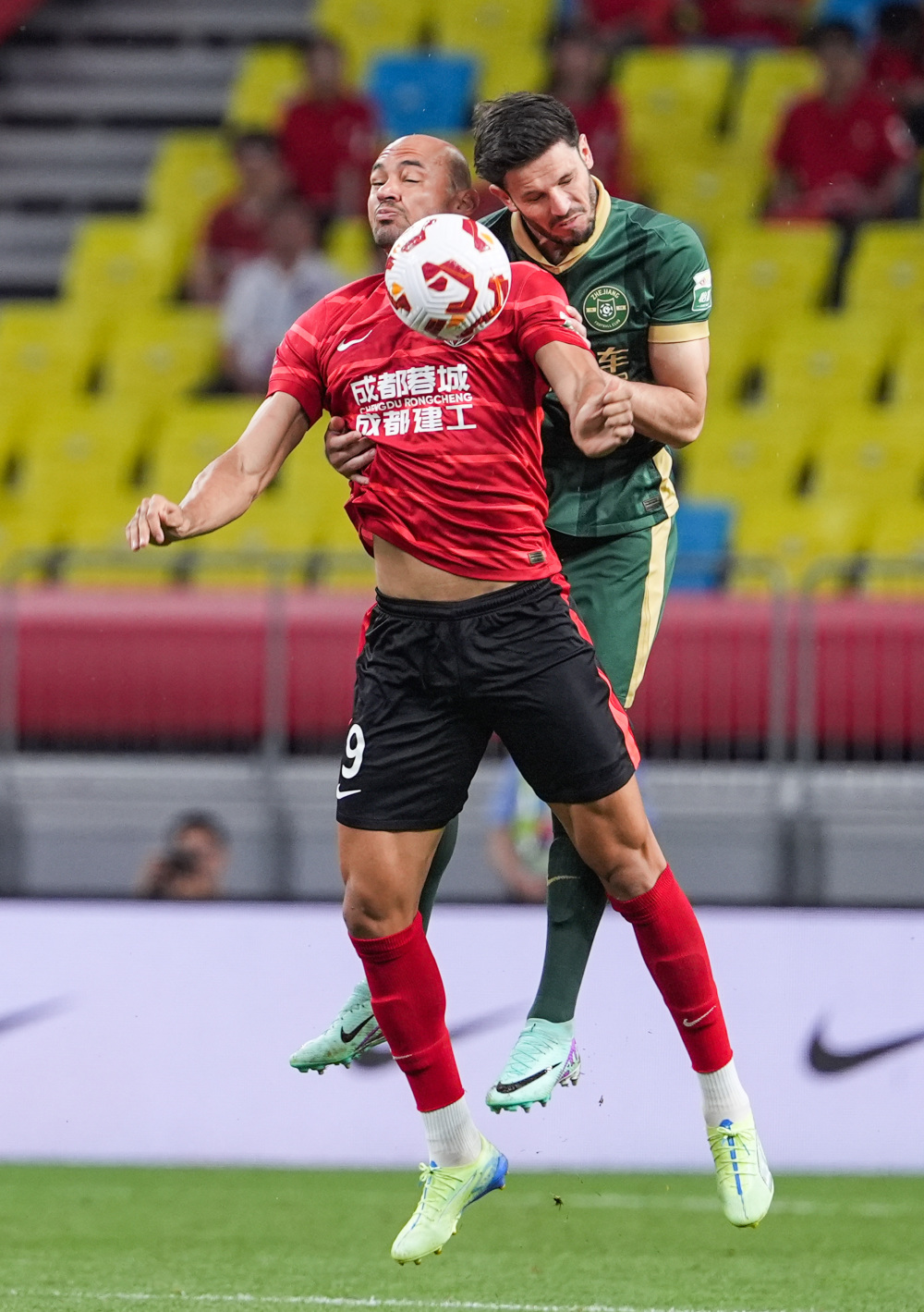 中场组织者如何阅读比赛？（中场核心如何洞察比赛？）