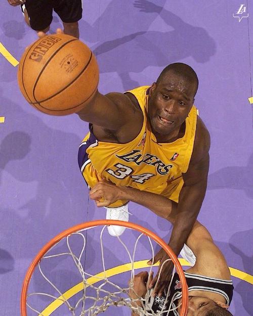 美记：文班亚马和卡斯尔均参加马刺完整训练，后者或明天复出（美媒记者：文班亚马与卡斯尔均参加马刺合练，卡斯尔有望明日复出）