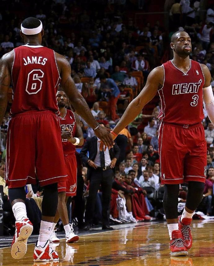 杨瀚森的足球生涯：从频繁奔波到调整到位（杨瀚森的足坛之旅：从辗转奔波到调整就绪）