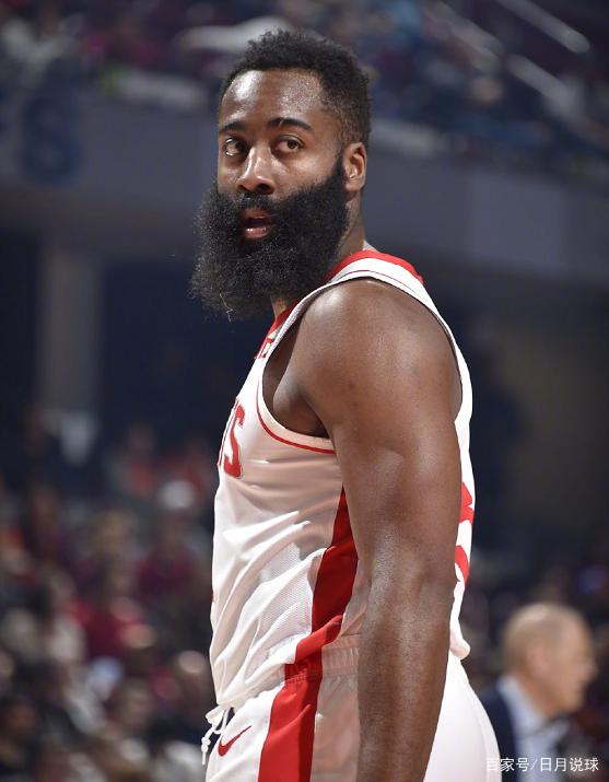 14场1球，斯基拉：米兰不满意恩昆库的表现，正考虑将他出售（14场仅进1球，斯基拉称米兰不满恩昆库表现，正酝酿将其出售）