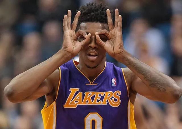 NBA常规赛战报：快船客场险胜雷霆（NBA常规赛：快船做客惊险击败雷霆）