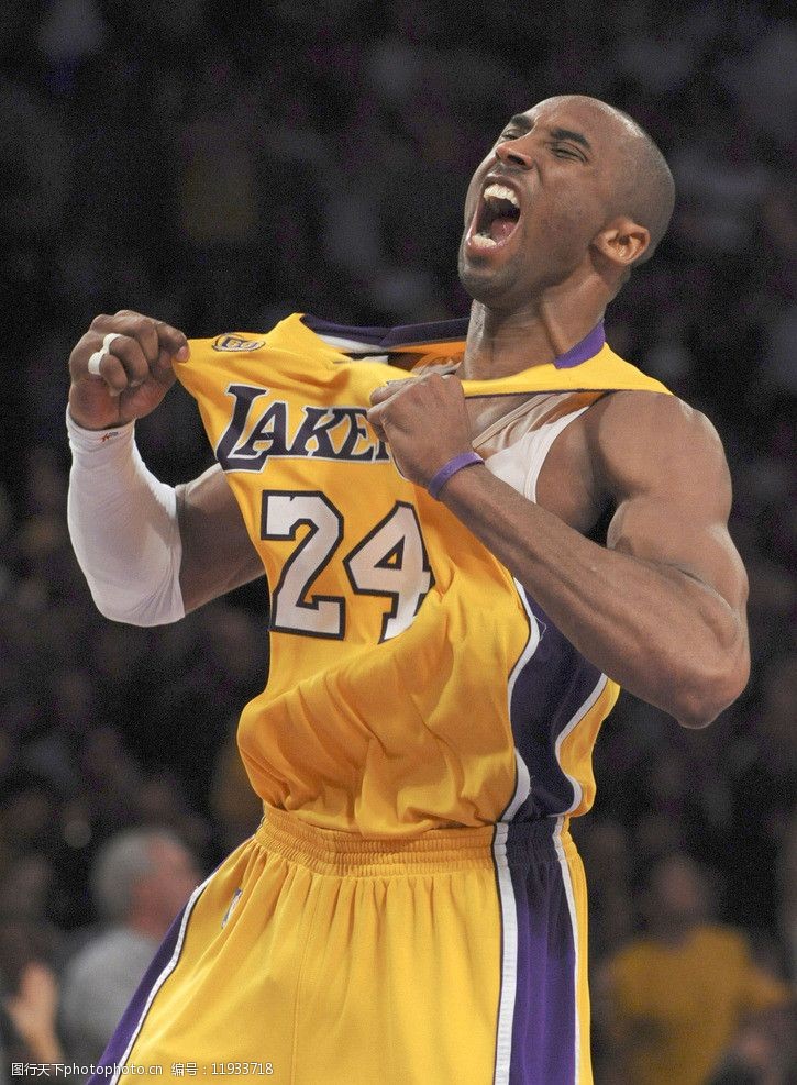 西班牙与皇马双料传奇，劳尔获2025年阿斯报终身成就奖（皇马与西班牙双传奇劳尔荣膺2025年阿斯报终身成就奖）