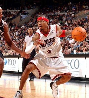 CBA：辽宁男篮稳住胜局 客场击败山东（CBA：辽宁男篮客场力克山东 稳稳拿下胜利）