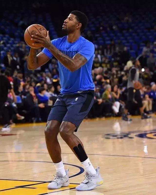 拉奥斯评皇马争议战主裁：金特罗在比赛中缺乏应有的情绪平衡（拉奥斯谈皇马争议战：主裁金特罗情绪管理不到位）