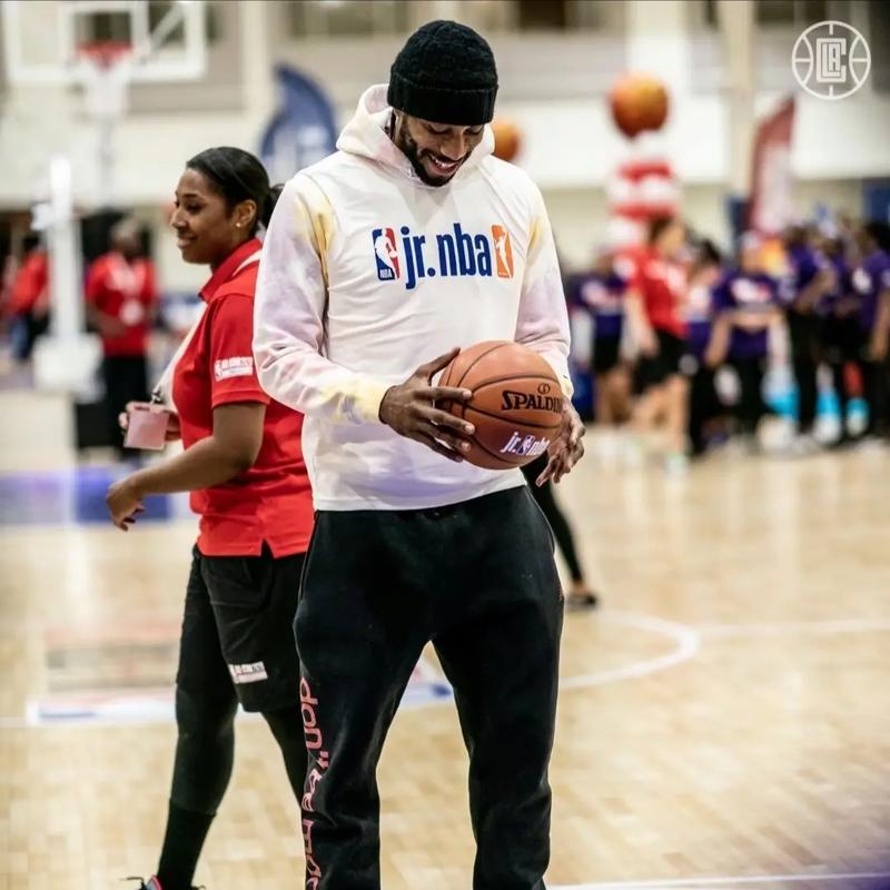 专家解读NBA为何伤病频发：负荷大节奏快，过早高强度打球（专家解析NBA伤病潮缘由：高负荷快节奏，过早高强度对抗）