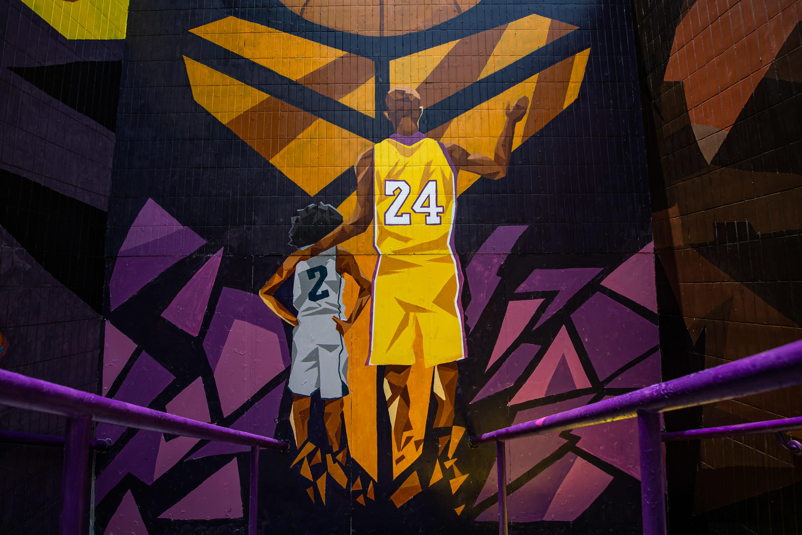 打破沉默！尼斯主席、英力士体育总裁公开谴责尼斯极端球迷（尼斯主席携英力士体育总裁公开发声，严厉斥责极端球迷）