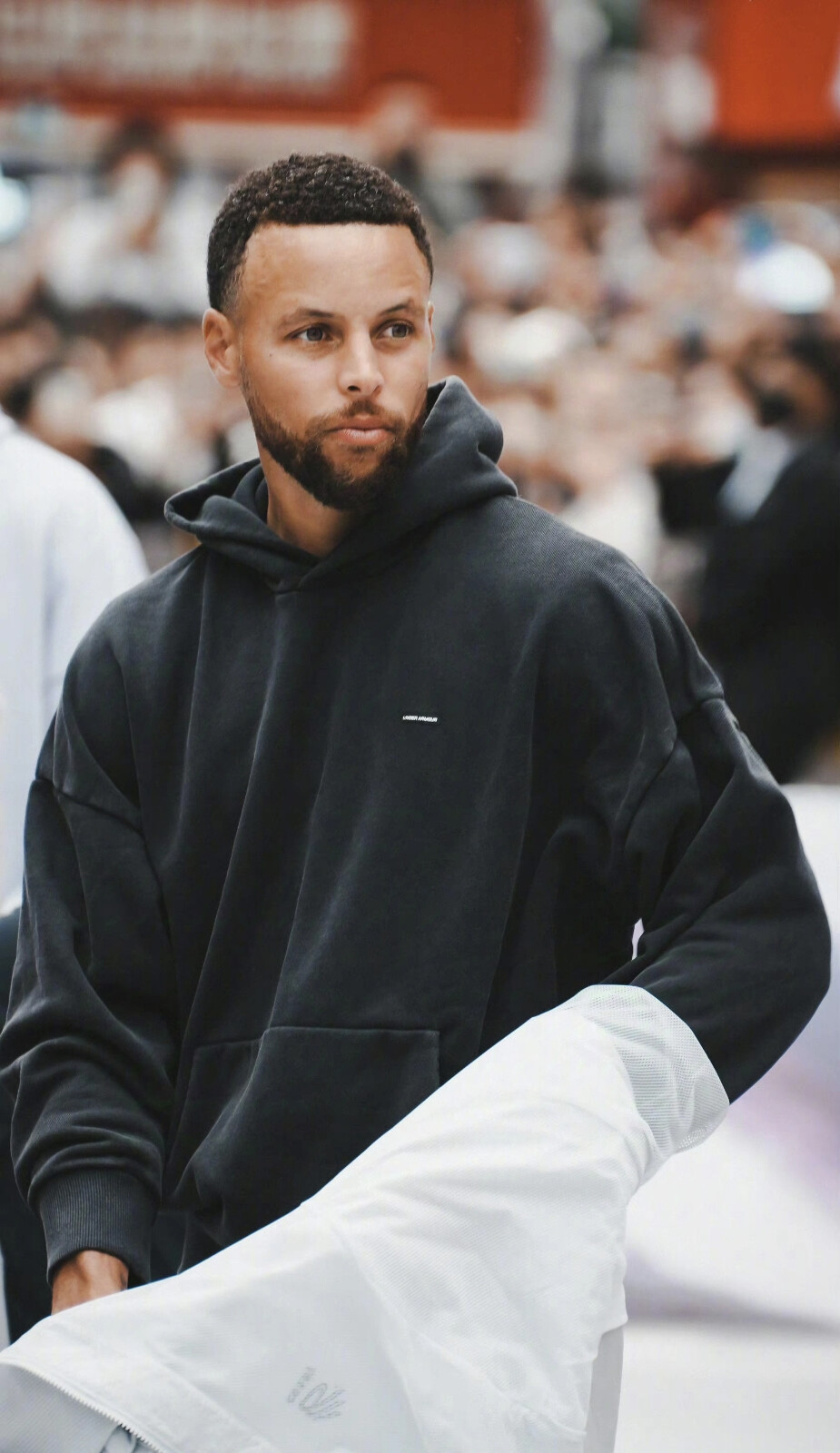 哈登：克尼佩尔投篮准得要命，黄蜂得到他是很大的收获（哈登盛赞克尼佩尔致命投射：黄蜂收获巨大）