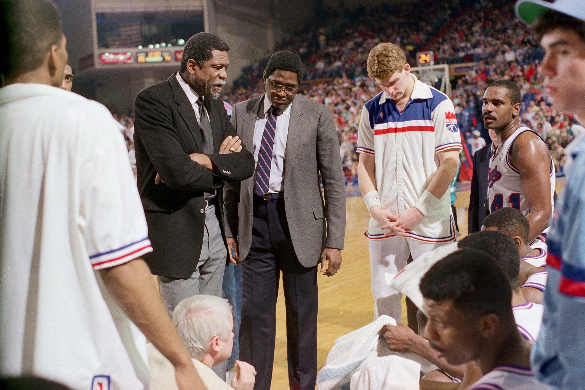 邮报：伊恩-拉什突发健康问题入院，在ICU呆了2天目前情况良好（《邮报》：伊恩-拉什突发健康状况入院，ICU观察两日后目前情况良好）