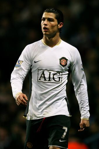 小马丁神兵天降，天压哨补篮得分背后的故事（小马丁神兵天降：压哨补篮得分的幕后故事）