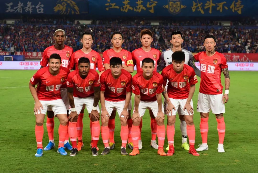 近7轮仅1胜6负！利物浦英超排名下滑到第11位（利物浦近7轮仅1胜6负，英超排名跌至第11位）